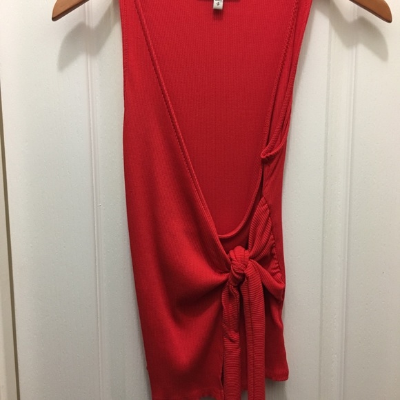 Express One Eleven wrap tank - Picture 2 of 3